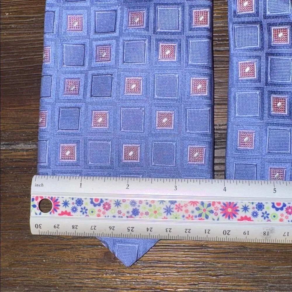 Ike Behar Vlue Elegant Geometric Patterned Tie